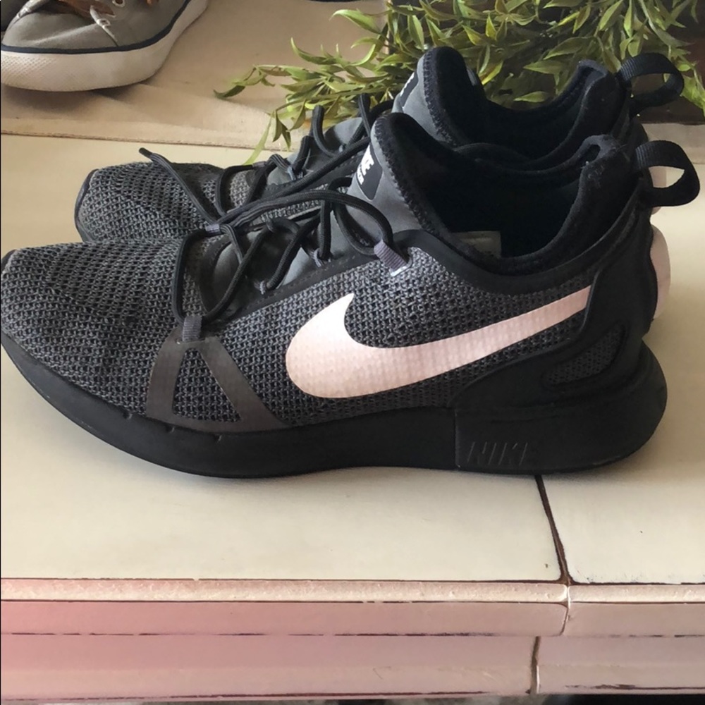 Nike tennis shoes